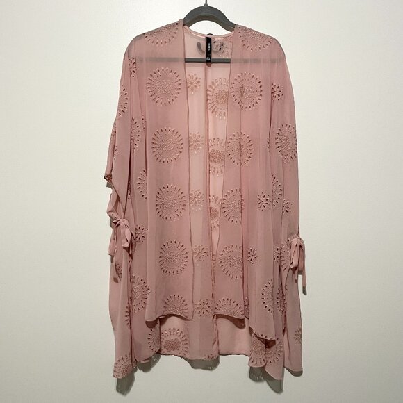 Torrid Womens Pink Eyelet Ruana Kimono OS Sheer Soft Girl Bohemian Festival Boho - Picture 1 of 6